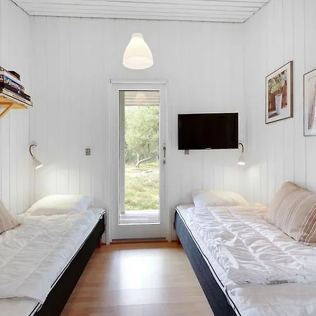 Charming Lovely Forest House *