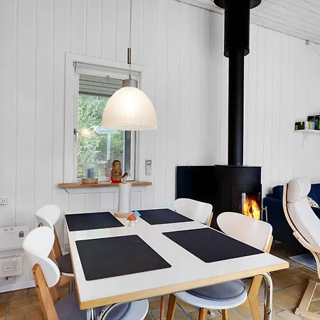 Vakantiehuis Charming Lovely Forest House